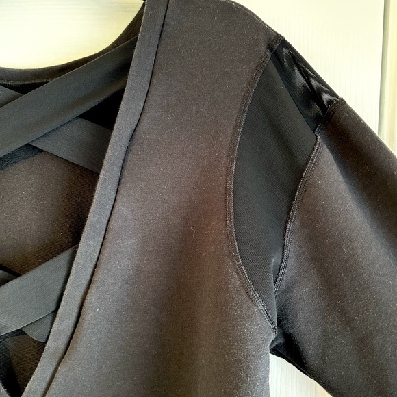 NWOT The North Face Mesh Criss Cross Sweater Sz L - Picture 4 of 10